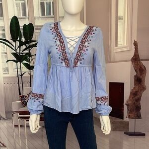 Aeropostale Blue Long Sleeve Embroidered Lace Up Peasant Top. Size M. P70/578